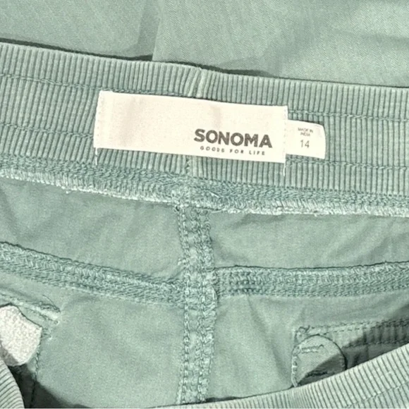 Sonoma Capri Pants Women's Size 14 Green Drawstring Elastic Waist Rolled Cuff - Picture 3 of 4